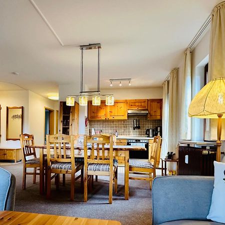 Ferienwohnung Lotti + Hochschwarzwald Card Titisee-Neustadt Bagian luar foto