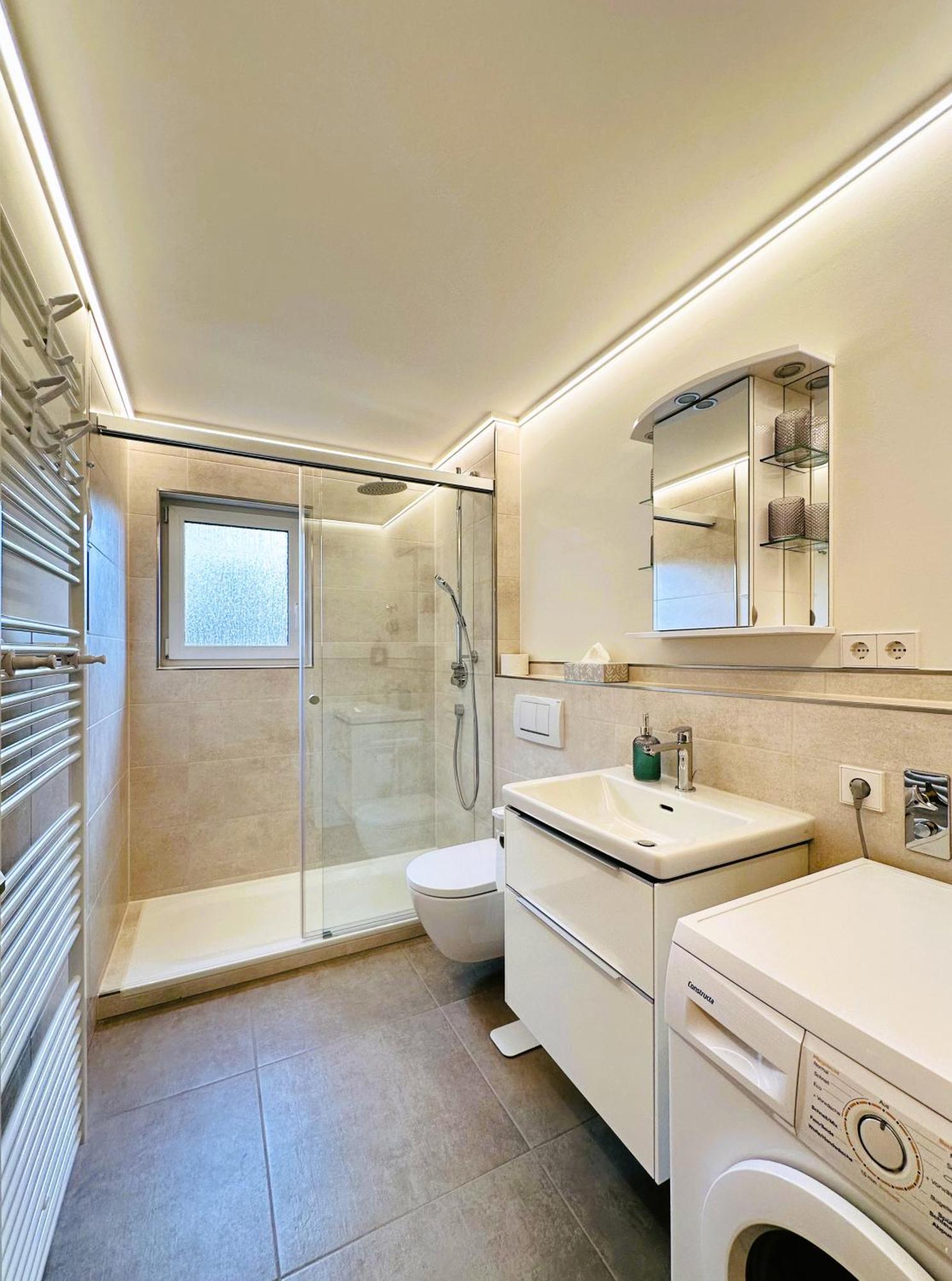 Ferienwohnung Lotti + Hochschwarzwald Card Titisee-Neustadt Bagian luar foto